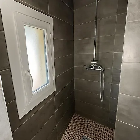 Superbe Appartement 2 Pieces Lumineux, Proche De La Plage, Climatise ニース
